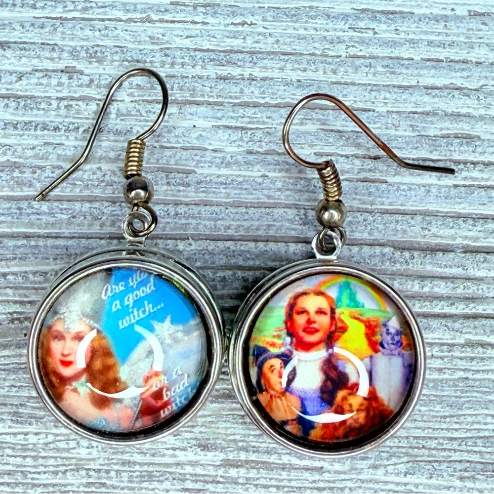 Wizard of oz Dorthy and Glinda snap on hook earrings Jewelry